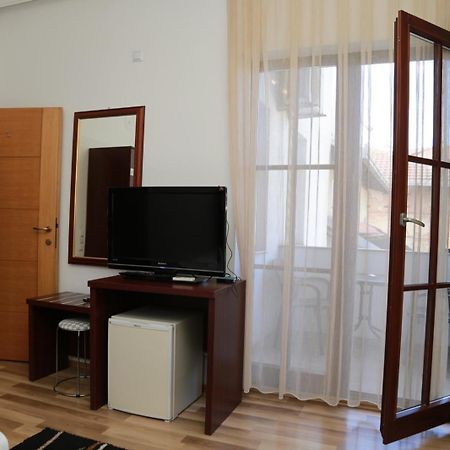 Hotel Venisi Призрен Экстерьер фото